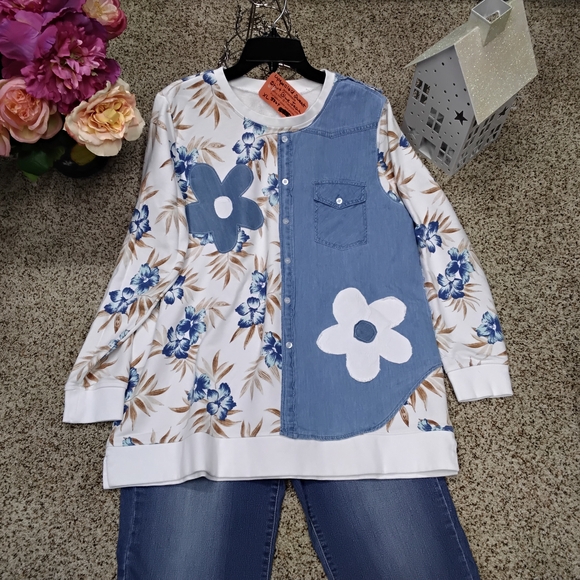 Handmade Tops - 3864 Size XL Upcycld Floral Blue and White Women's Sweatshirt